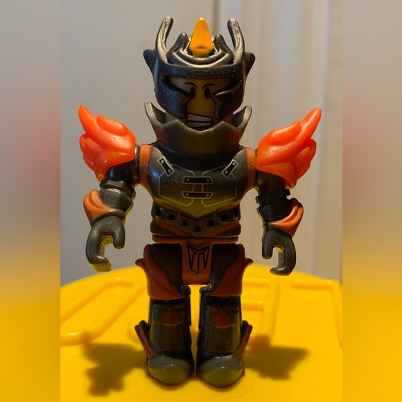 Roblox Flame Guard General Figure - Picture 6 of 6